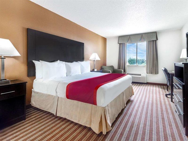 Days Inn & Suites By Wyndham Dallas Zewnętrze zdjęcie